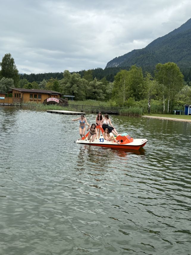 Domski izlet v koroški park doživetij ob Preseškem jezeru